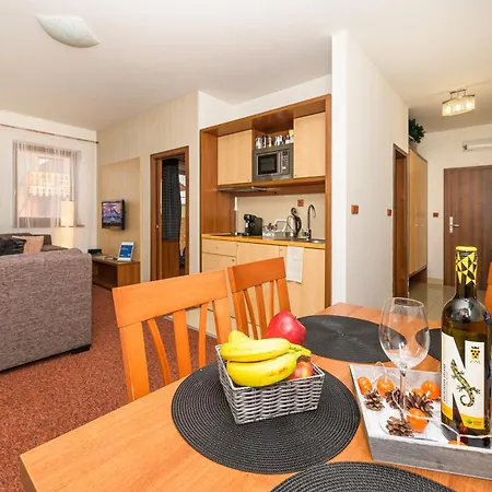 Paula F 302 ולקה לומניקה