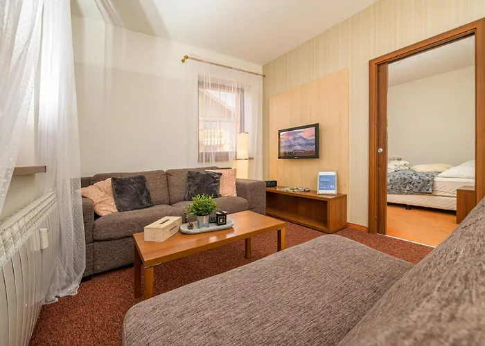 Paula F 302 아파트 벨카 롬니차